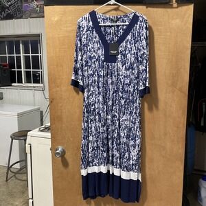 Simply Vera Wang Navy And White Abstract Cafton/ Pajamas NWT Small